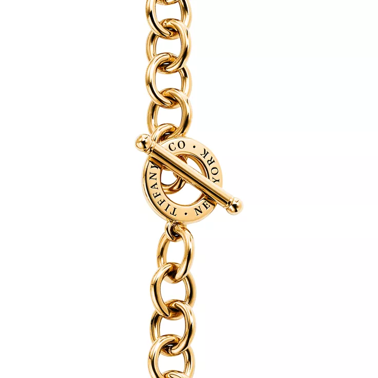 Return to Tiffany™:Full Heart Toggle Necklace in Yellow Gold with Diamonds, 8
