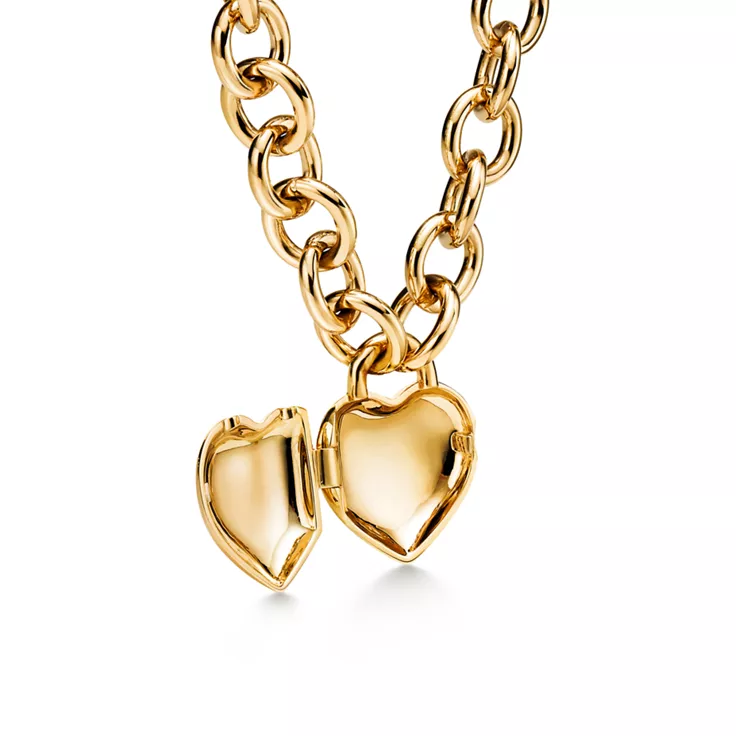 Return to Tiffany™:Full Heart Toggle Necklace in Yellow Gold with Diamonds, 9