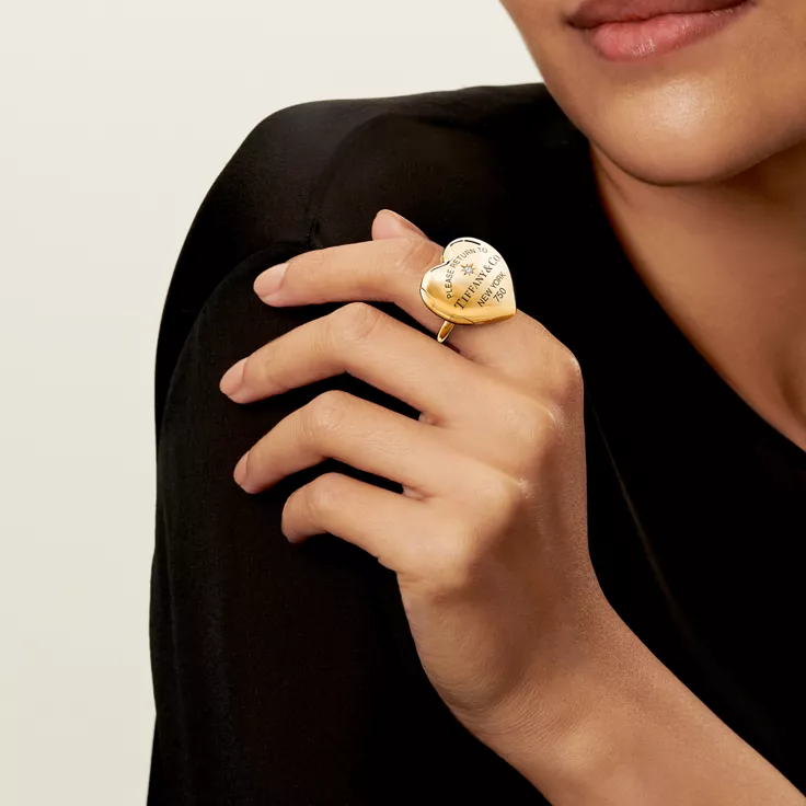 Return to Tiffany™:Full Heart Ring in Yellow Gold with Diamonds, 1