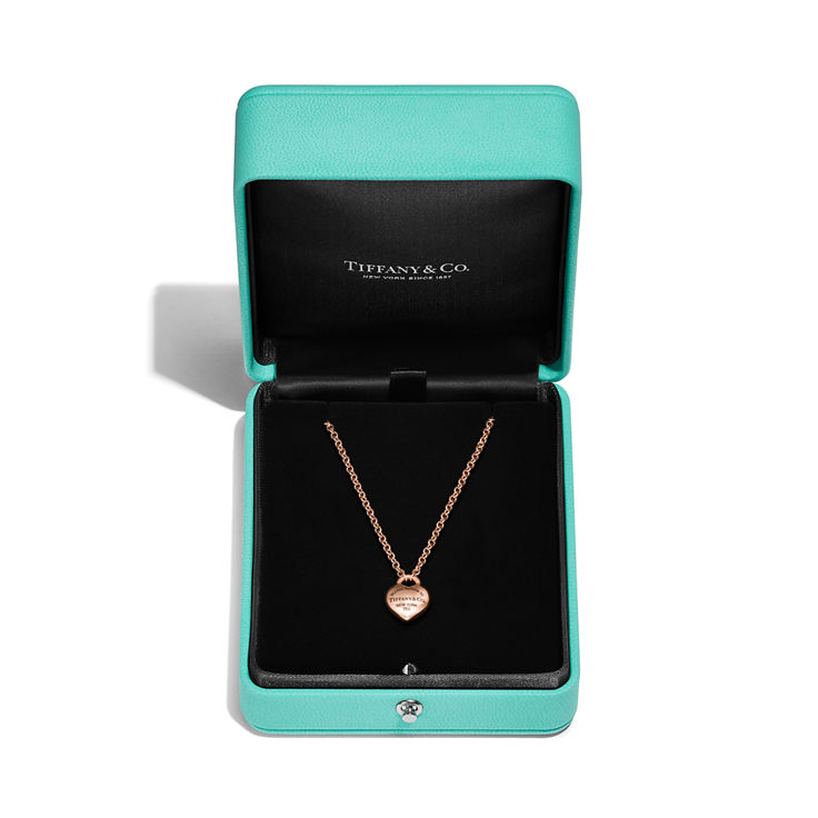 Return to Tiffany™:Full Heart Pendant in Rose Gold image number 6