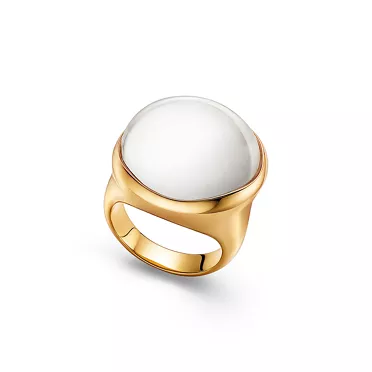 Elsa Peretti®:Cabochon Ring in Yellow Gold with Rock Crystal, 2
