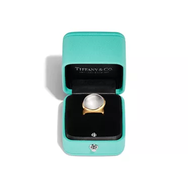 Elsa Peretti&reg;:Cabochon Ring in Yellow Gold with Rock Crystal, 3