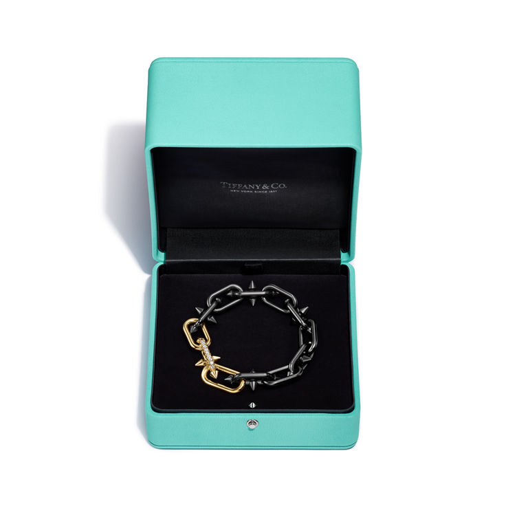 Tiffany Titan by Pharrell Williams:Bracelet in Titanium, Gold and Diamonds image number 8