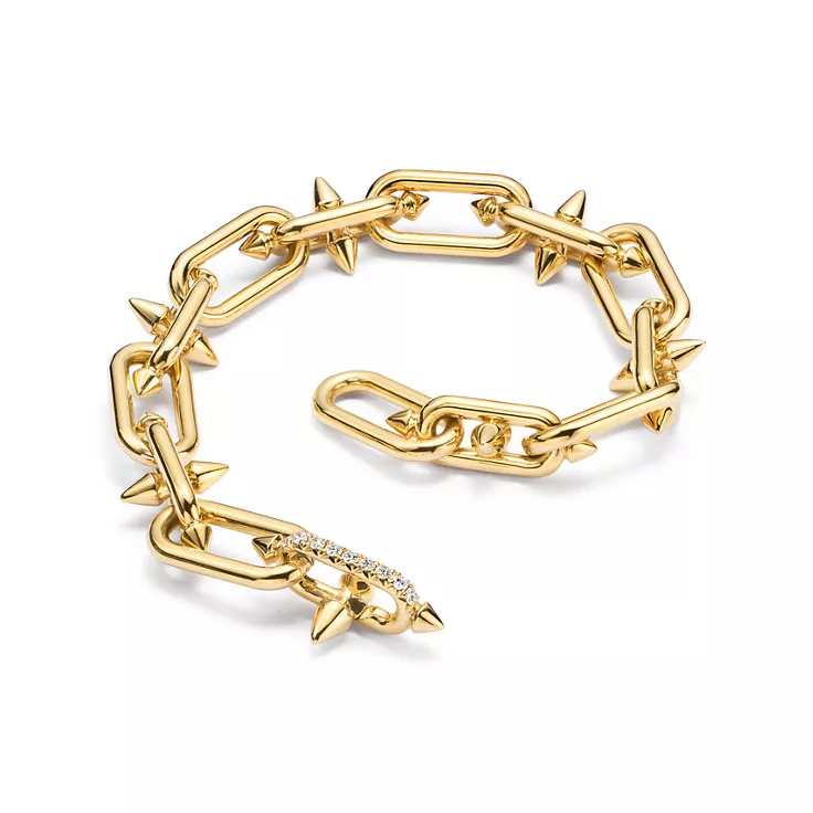 Tiffany Titan by Pharrell Williams:Clasp Bracelet in Gold with Diamonds, 5