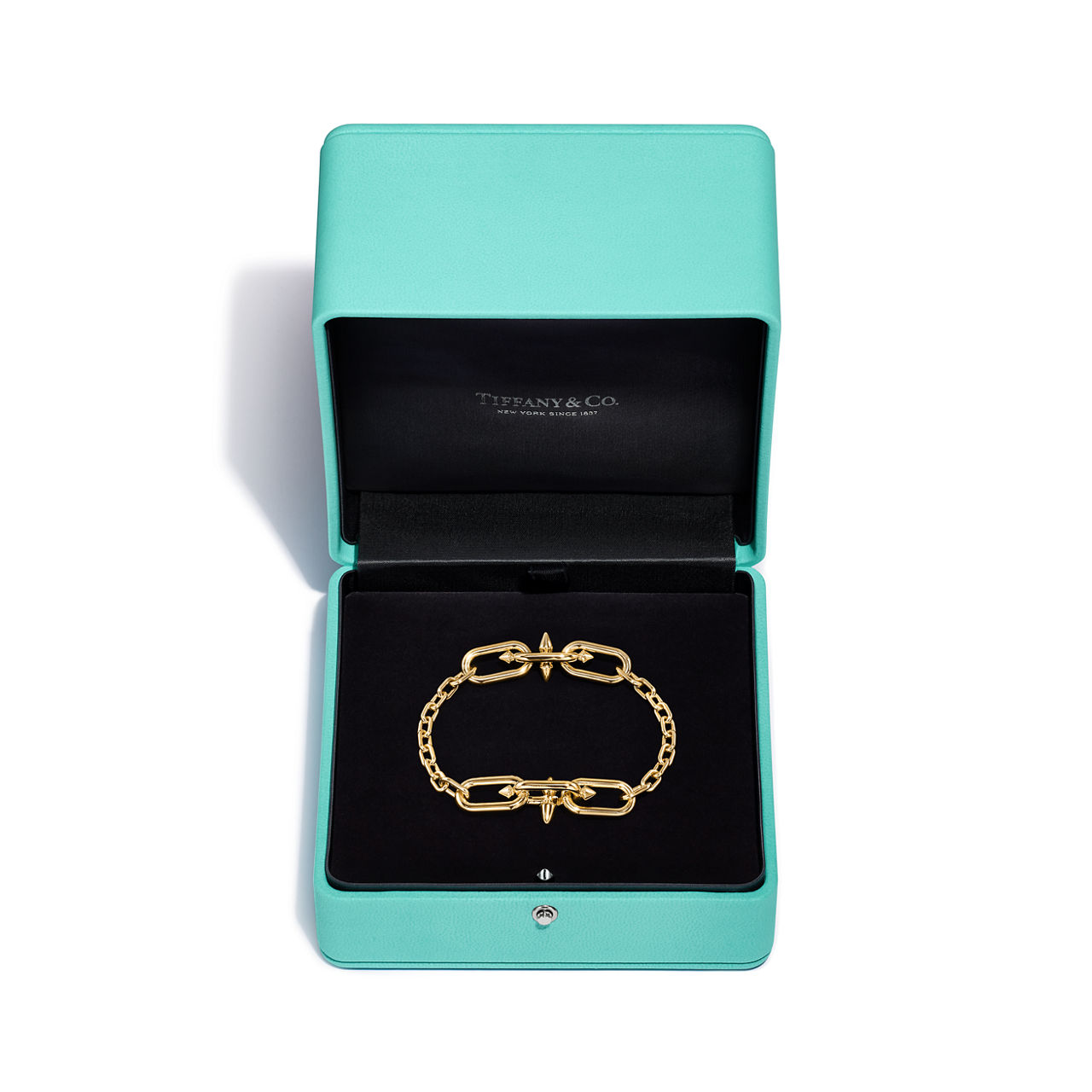 Tiffany Titan by Pharrell Williams:Medium Link Station Bracelet in Gold image number 6