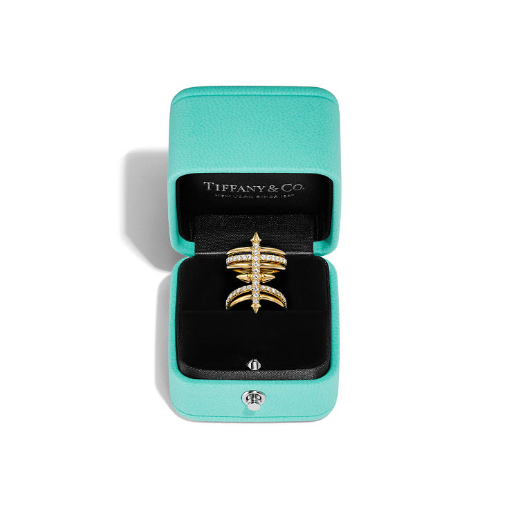 Collezione Tiffany Titan by Pharrell Williams:Anello a cinque giri in oro con diamanti numero immagine 12