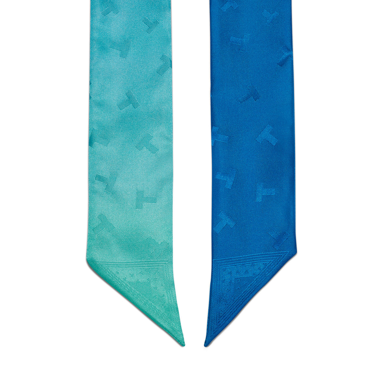 Pañuelo tipo lazo con estampado “T” de seda color Infinity Blue®