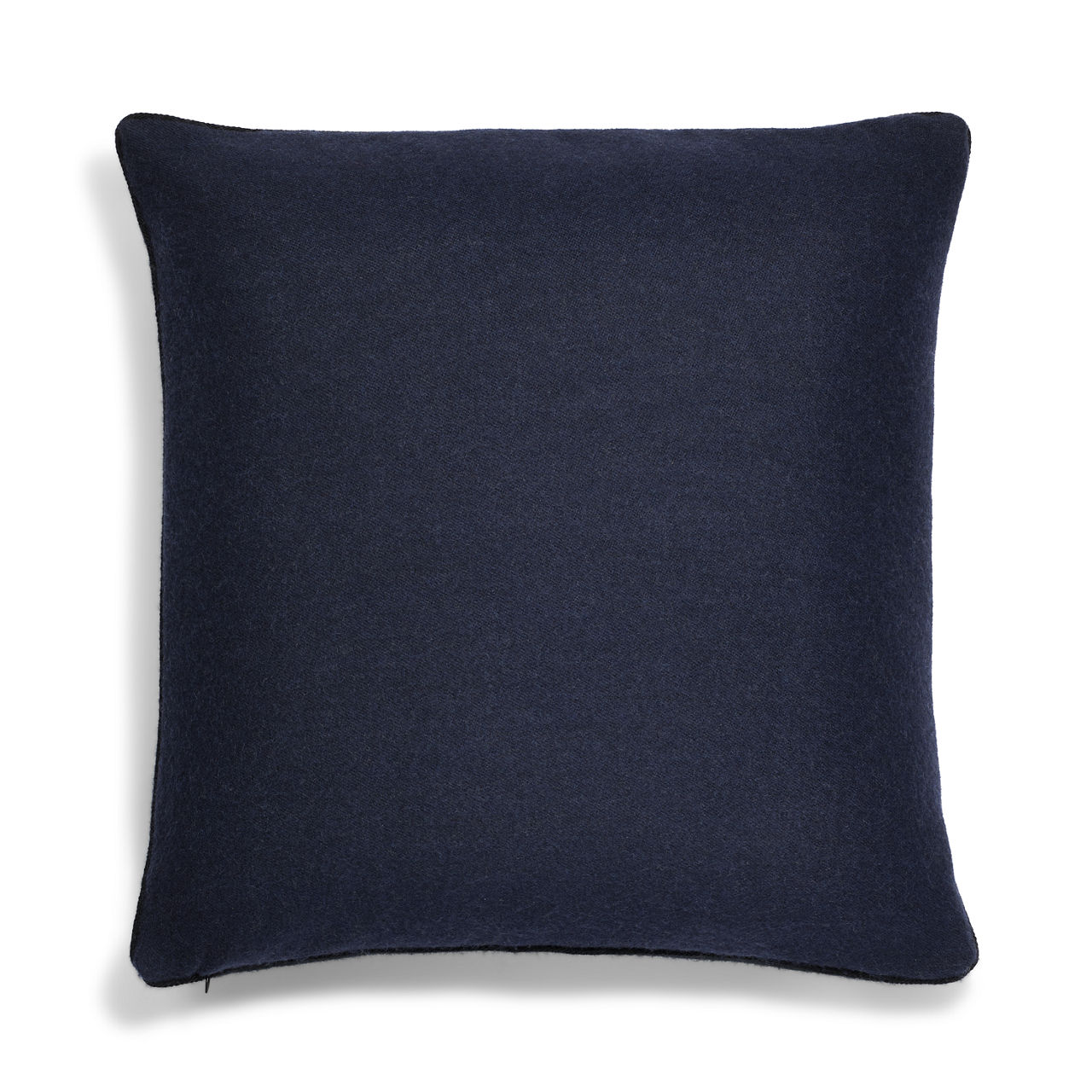 Tiffany Facets:Cushion in Onyx and Sapphire Wool image number 2