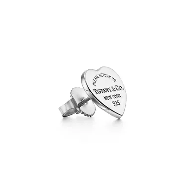 Return to Tiffany™:Juego de colgante y pendientes de insignia de corazón , 2