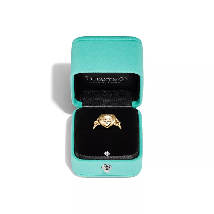 Return to Tiffany®:Full Heart Ring in Yellow Gold, 5