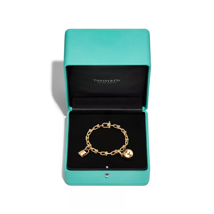 Tiffany HardWear:Small Single Wrap Bracelet in Yellow Gold, 5
