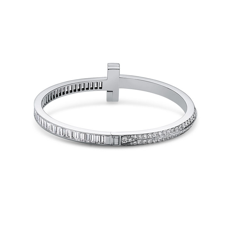 Tiffany T:T1 Bangle in White Gold with Baguette and Pavé Diamonds image number 4