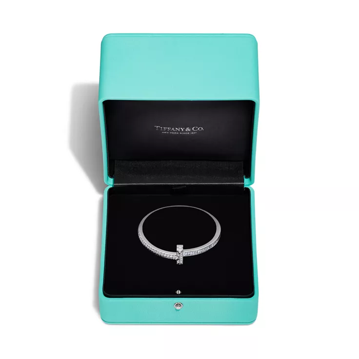 Tiffany T:T1 Bangle in White Gold with Baguette and Pav&eacute; Diamonds, 6