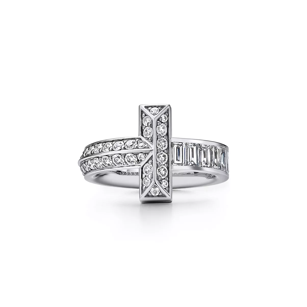 T1 Ring in White Gold with Baguette and Pav&eacute; Diamonds