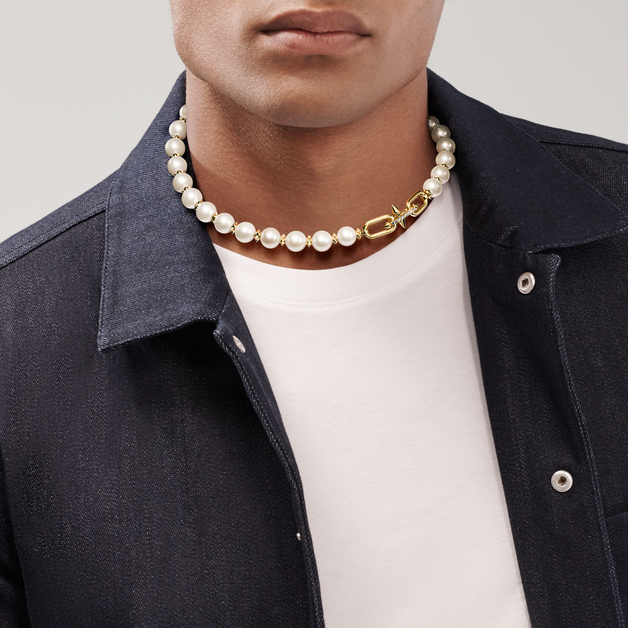 Tiffany Titan by Pharrell Williams:Pearl Necklace in Yellow Gold with Diamonds image number 2