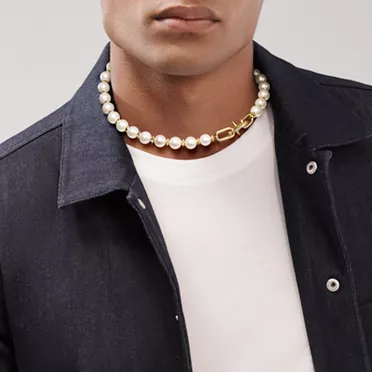 Tiffany Titan by Pharrell Williams:Pearl Necklace in Yellow Gold with Diamonds, 2