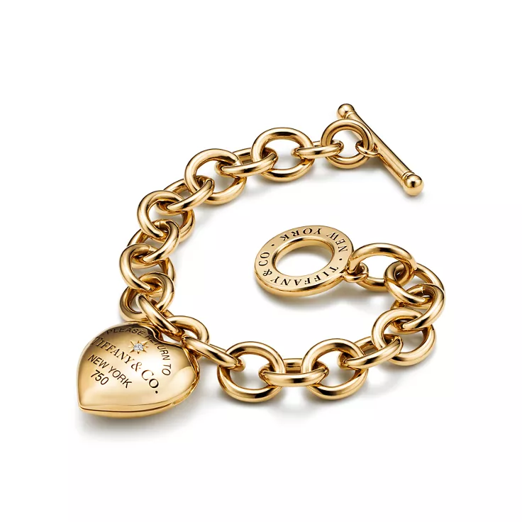 Return to Tiffany™:Full Heart Toggle Bracelet in Yellow Gold with Diamonds, 9