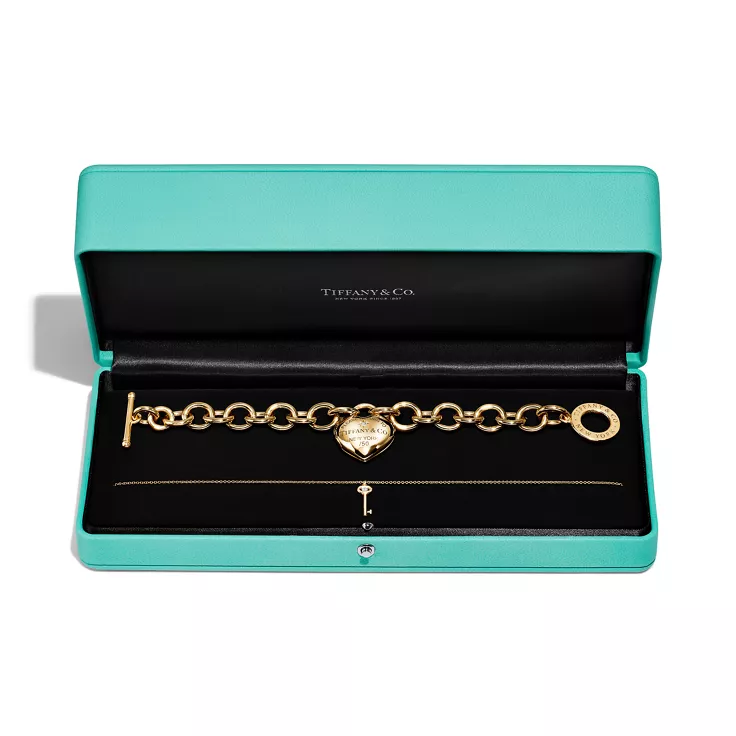 Return to Tiffany™:Full Heart Toggle Bracelet in Yellow Gold with Diamonds, 4