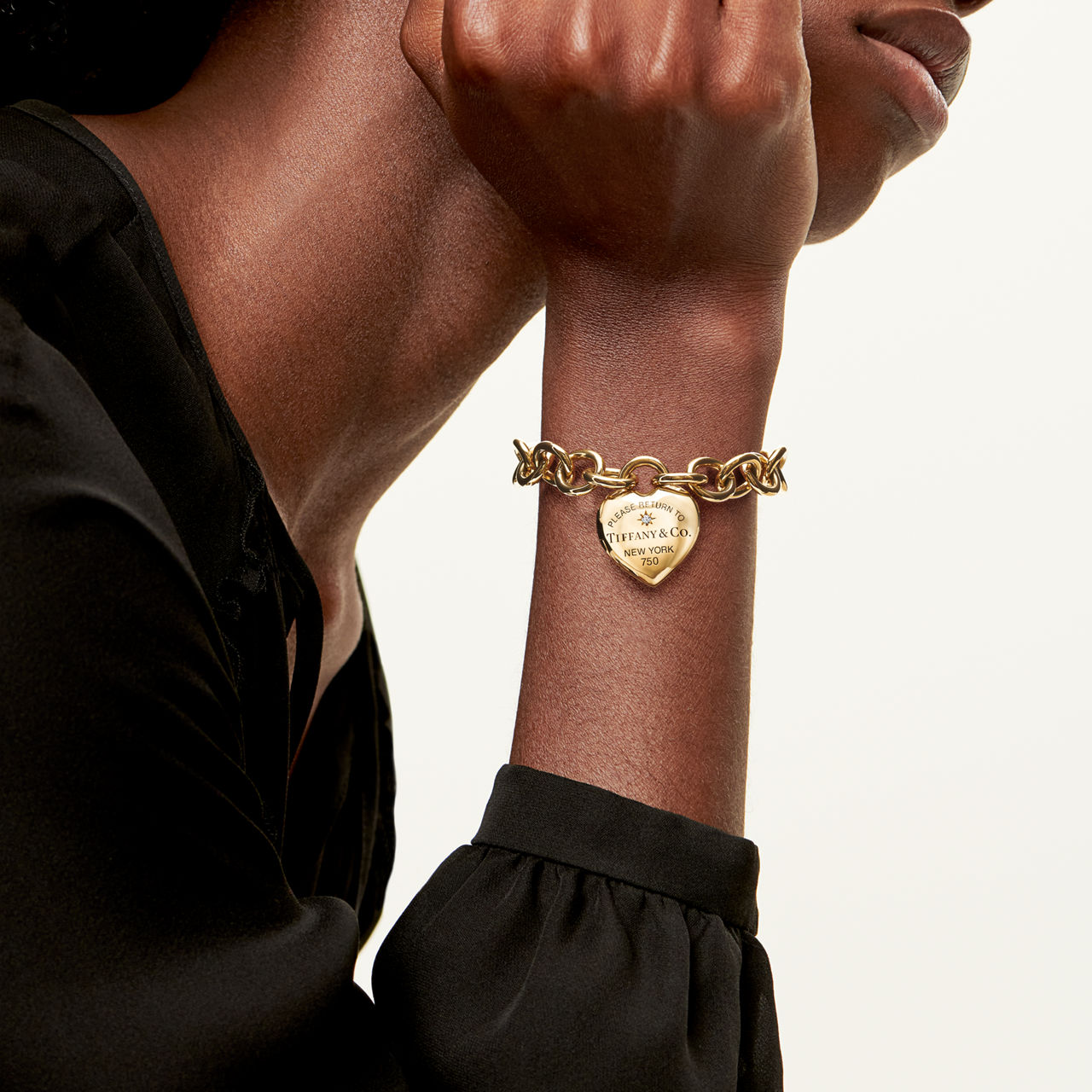Full Heart Armband mit Knebelverschluss in Gelbgold mit Diamanten