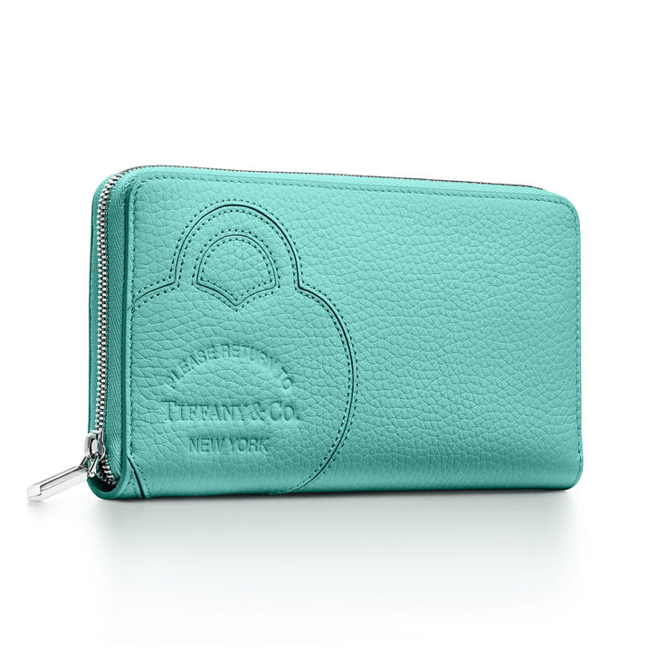 Return to Tiffany™:Zip Wallet and Keyring Set in Leather image number 4