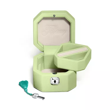 Tiffany Facets:Small Jewelry Box in Tsavorite-colored Leather, 2