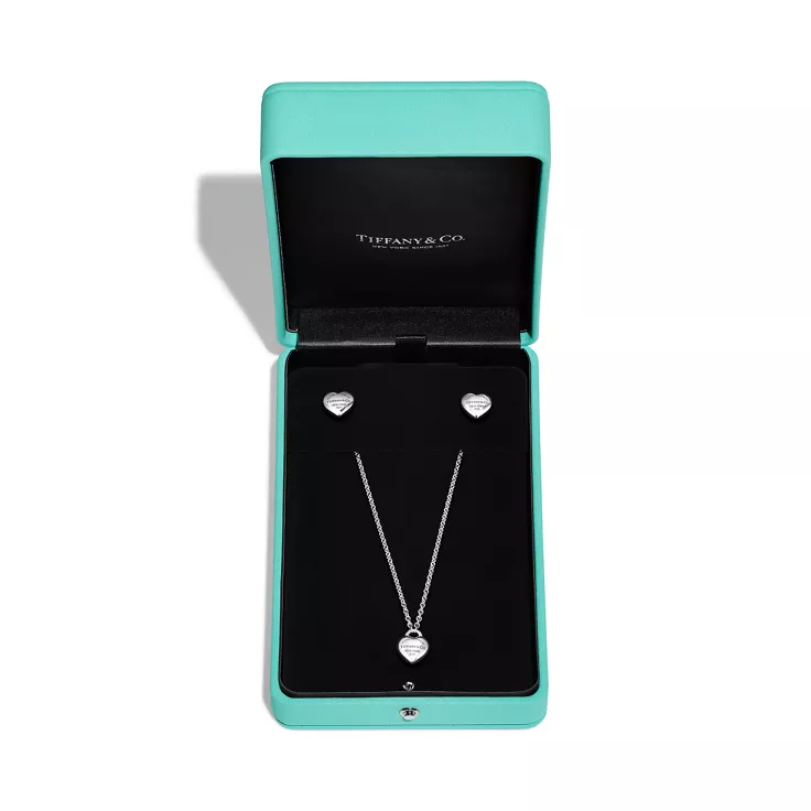 Return to Tiffany®:Full Heart Pendant and Earrings Set in Sterling Silver, 8