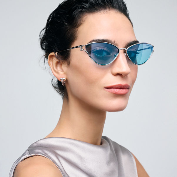 Tiffany T:Sonnenbrille aus silberfarbenem Metall mit Gläsern mit Farbverlauf in Tiffany Blue®