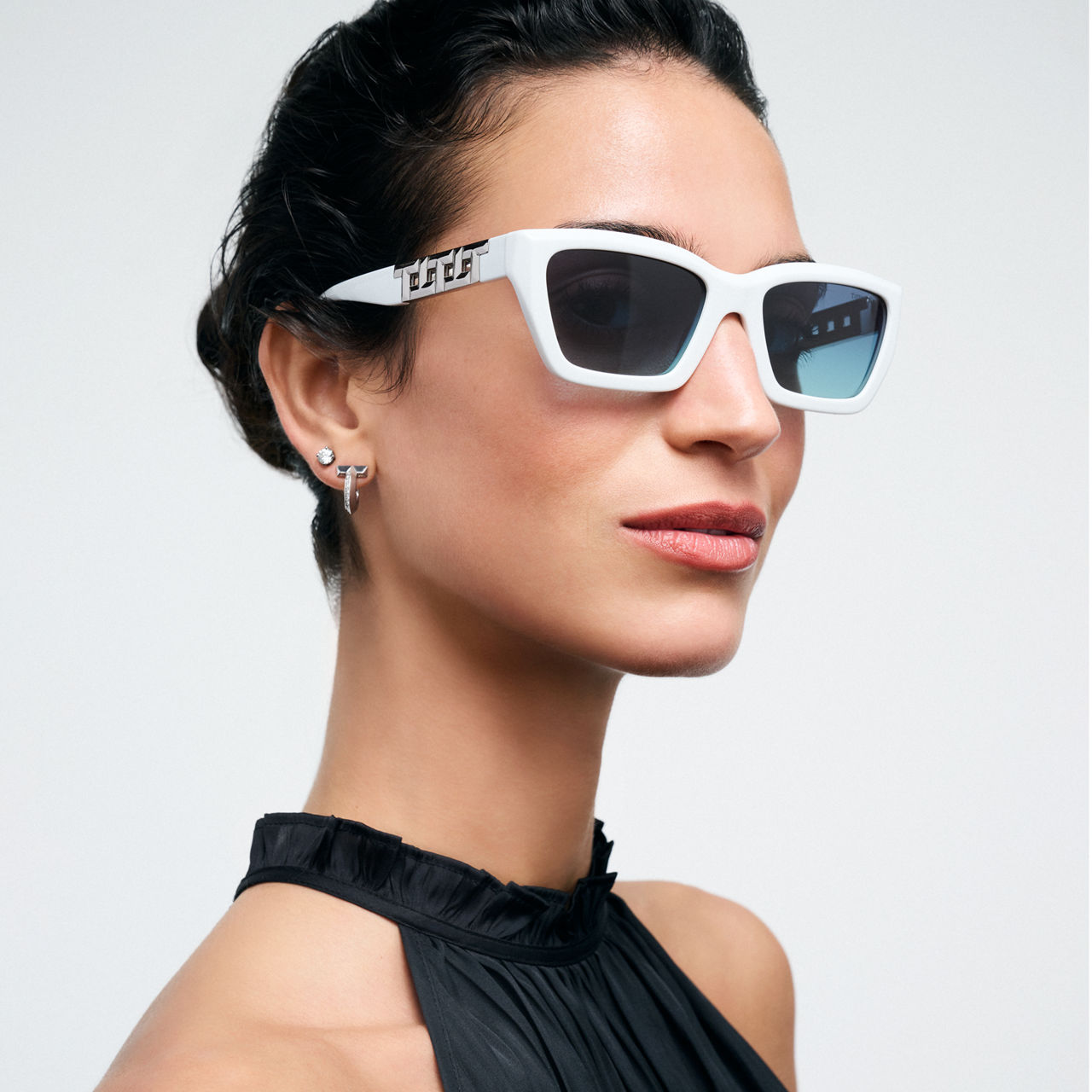 True Sonnenbrille aus weißem Acetat mit Gläsern in Tiffany Blue®