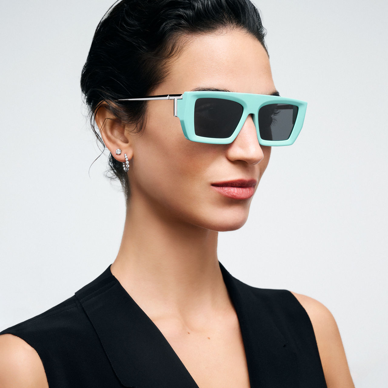 Sonnenbrille aus Acetat in Tiffany Blue® mit dunkelgrauen Gläsern