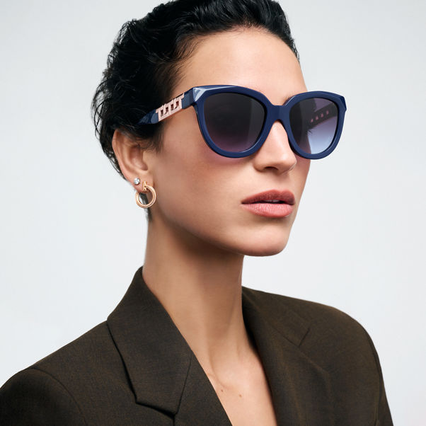 Tiffany T:True Sonnenbrille aus dunkelblauem Acetat mit Gläsern mit violettgrauem Farbverlauf