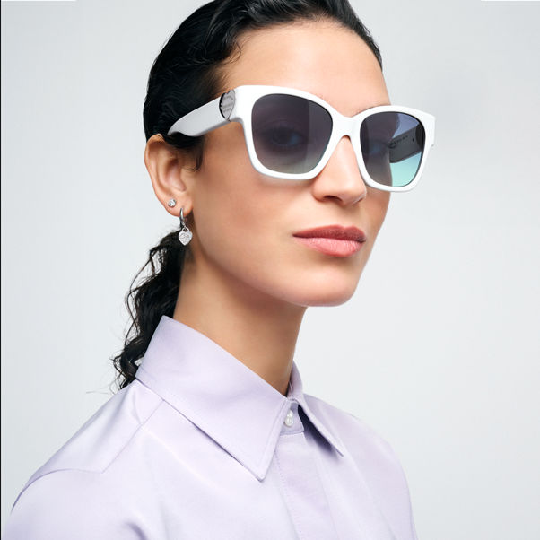 Return to Tiffany™:Sunglasses in White Acetate with Tiffany Blue® Lenses