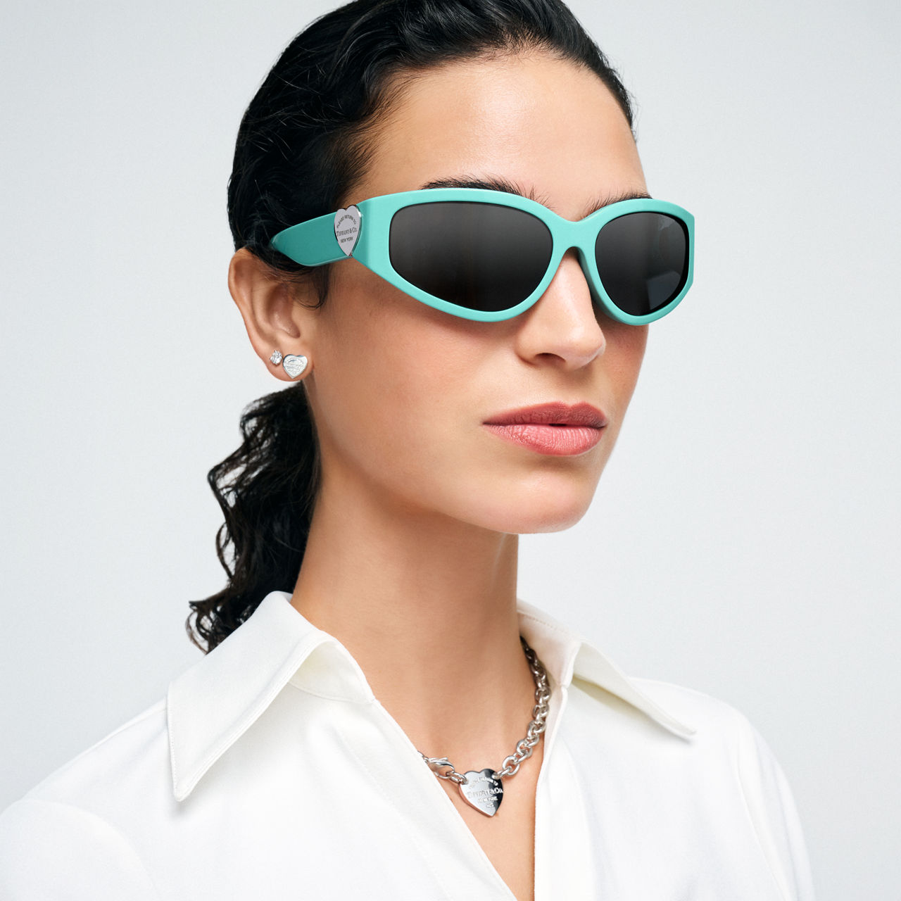 Sonnenbrille aus Acetat in Tiffany Blue® mit dunkelgrauen Gläsern