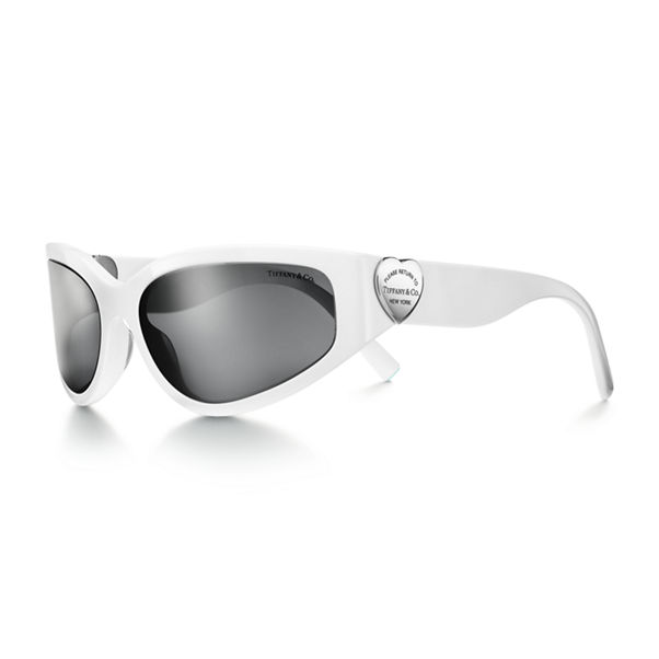 Return to Tiffany™:Sunglasses in White Acetate with Dark Grey Lenses