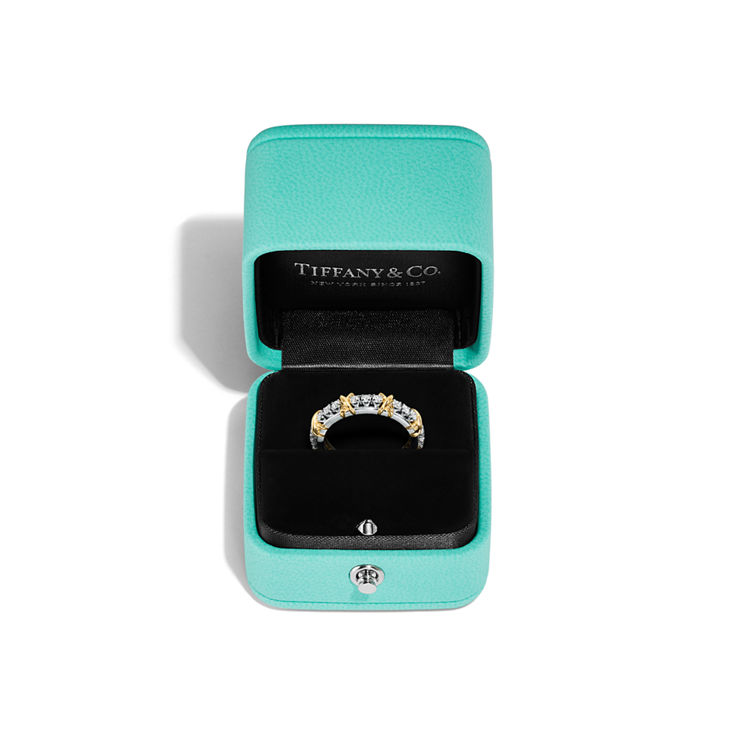 Sixteen Stone by Tiffany:Narrow Ring in Platinum and Yellow Gold with Diamonds image number 4
