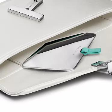 Tiffany T:Mini Clutch in White Satin, 3