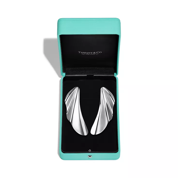 Elsa Peretti®:High Tide Earrings in Sterling Silver, 4