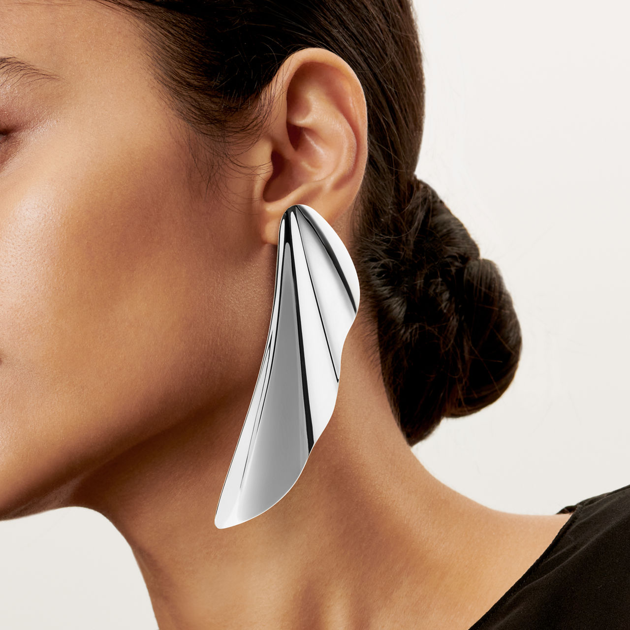 Pendientes High Tide de plata de ley