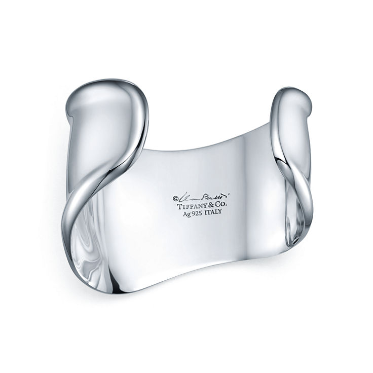 Collezione Elsa Peretti®:Bracciale Bone piccolo in argento numero immagine 4