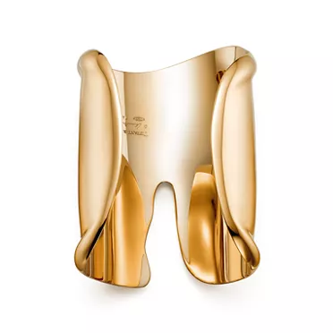 Elsa Peretti&reg;:Large Bone Cuff in Yellow Gold, 95 mm Wide, 3