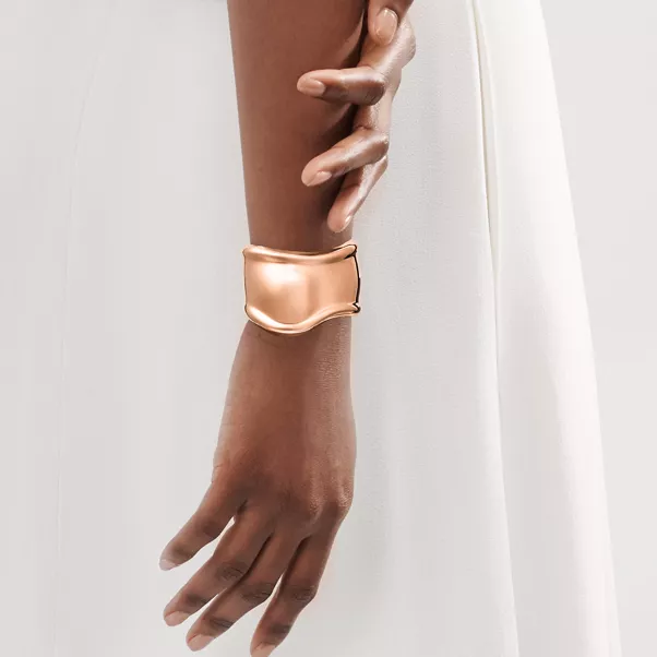 Kleiner Bone Cuff in Roségold