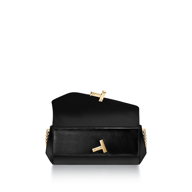 Tiffany T:Clutch in Black Leather with a Chain image number 1