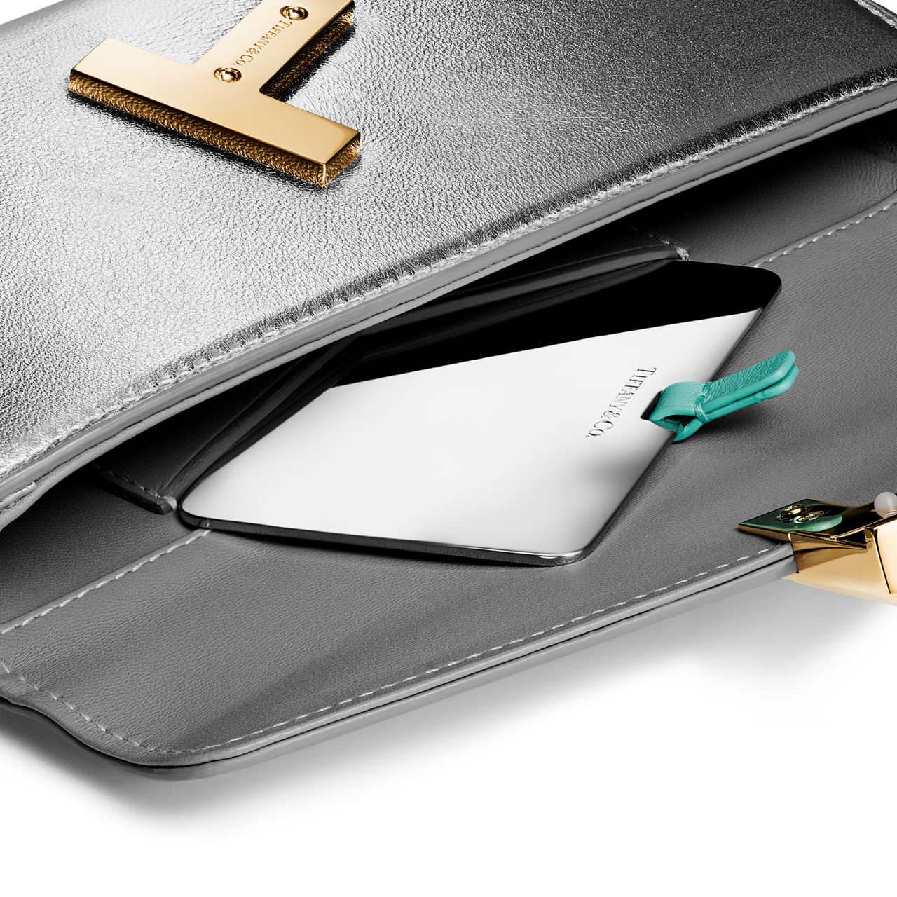 Tiffany T:Mini Clutch in Silver-coloured Leather image number 3