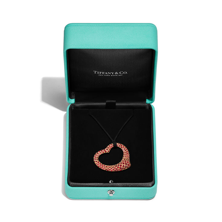 Elsa Peretti®:Open Heart Silk Pendant in Yellow Gold with Rubies and Black Silk image number 4