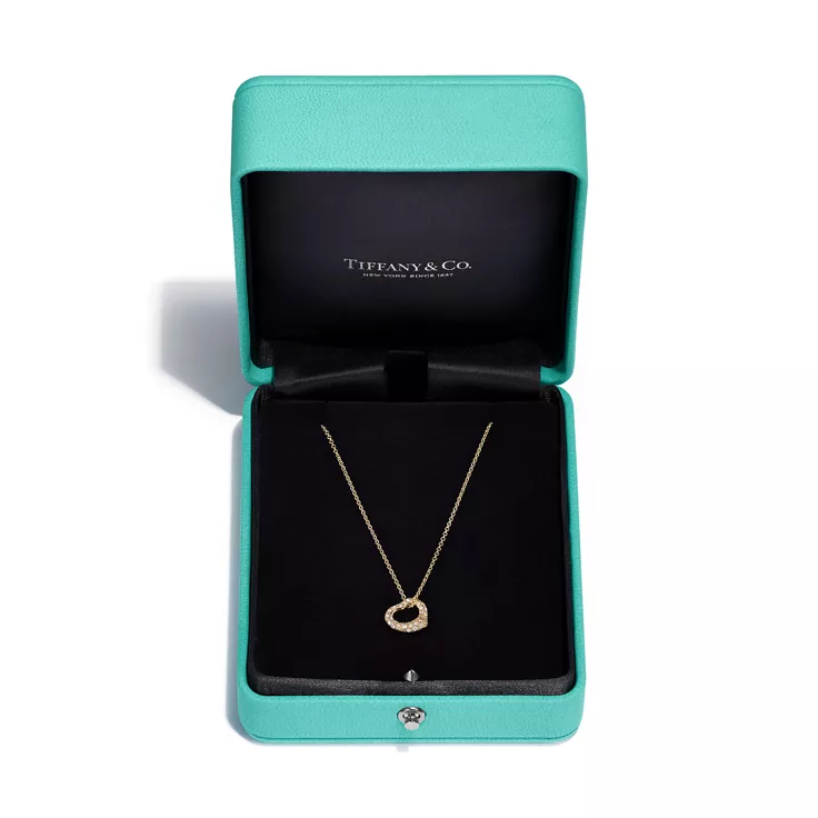Elsa Peretti®:Open Heart Pendant in Yellow Gold with Diamonds, 4