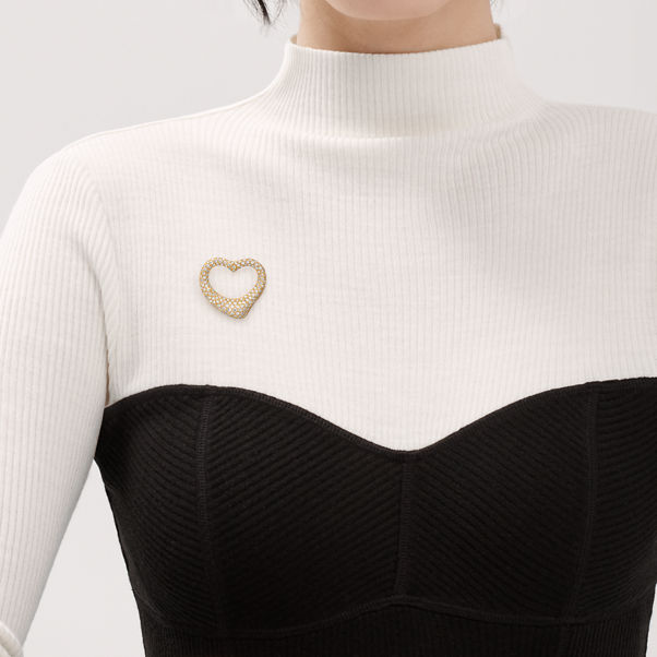 Elsa Peretti®:Open Heart Brooch in Yellow Gold with Pavé Diamonds