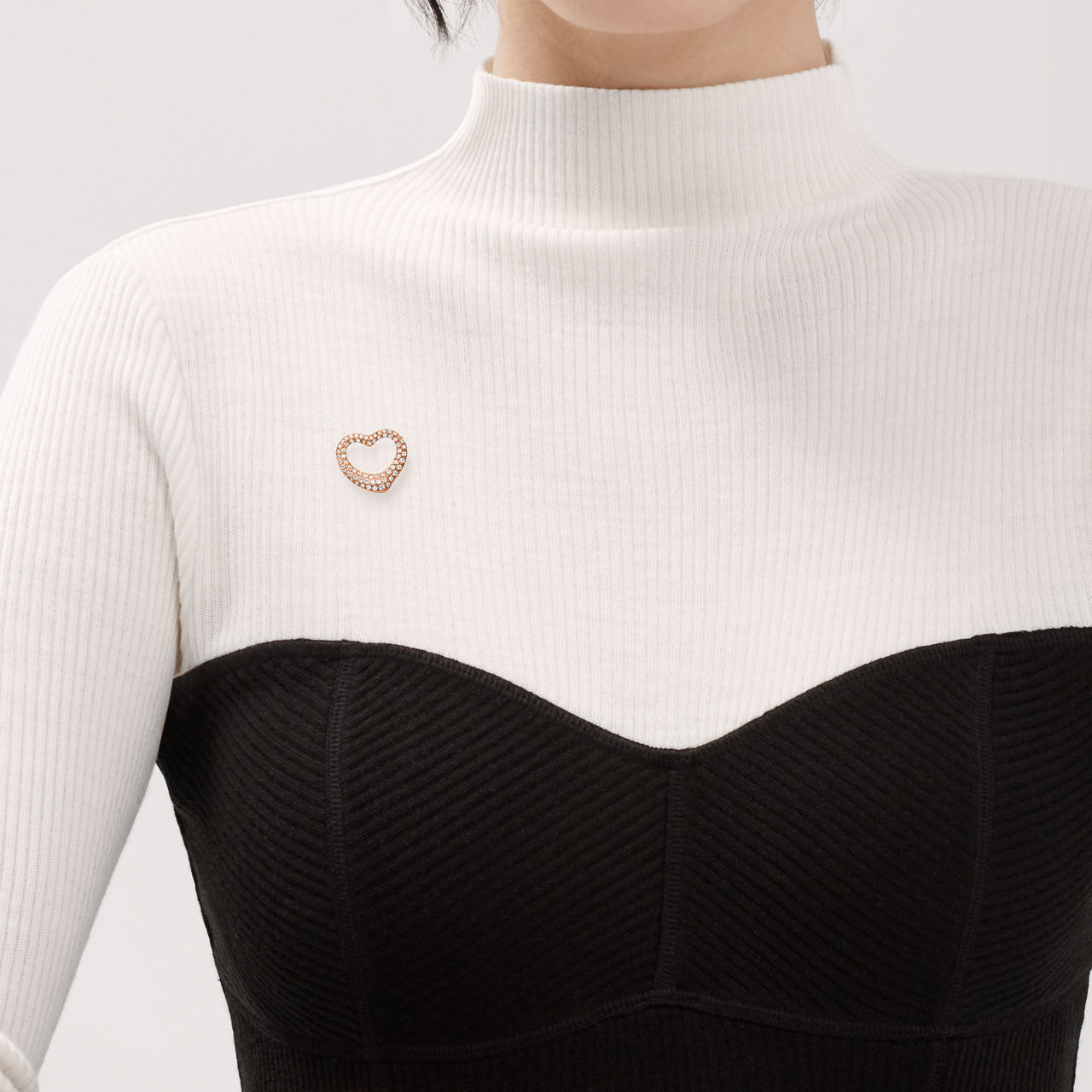 Open Heart Brosche in Roségold mit Pavé-Diamanten