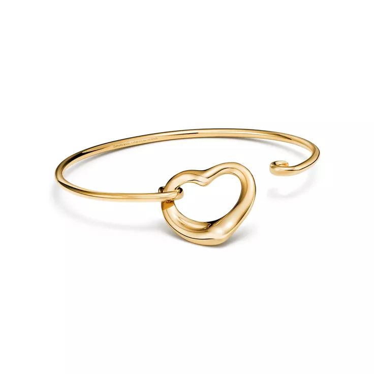 Elsa Peretti®:Open Heart Bangle in Yellow Gold, 4