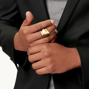Elsa Peretti®:Bone Ring in Yellow Gold, 3