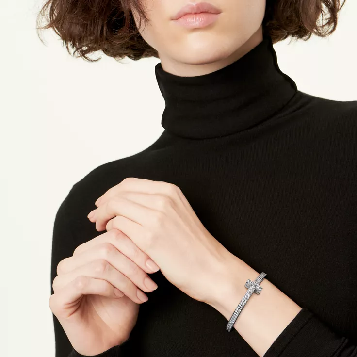 Tiffany T:T1 Bangle in White Gold with Baguette and Pav&eacute; Diamonds, 1