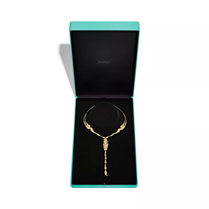 Elsa Peretti®:Scorpion Necklace in Yellow Gold with Pavé Diamonds, 5